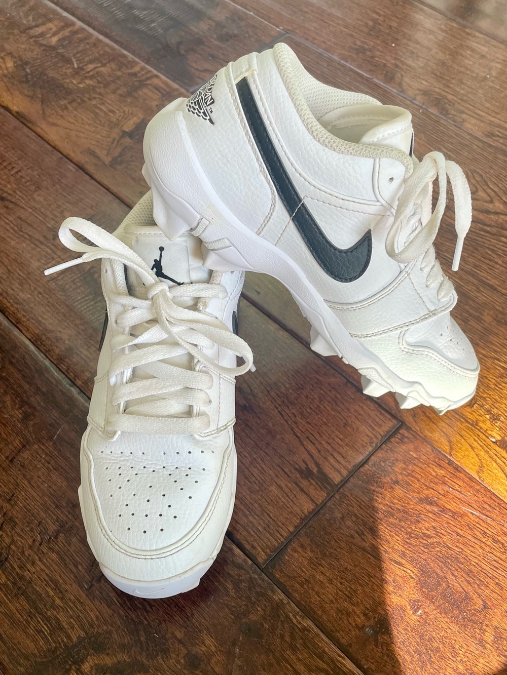 NIKE Jordan 1 Low Cleats, sz 3